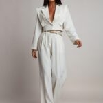 Elegancki Komplet Garniturowy KAILANI Krótka Marynarka & Spodnie Wide Leg ecru