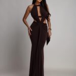 ELEGANCKA SUKIENKA MAXI Z WYCIĘCIAMI CARMEN CZEKOLADOWA
