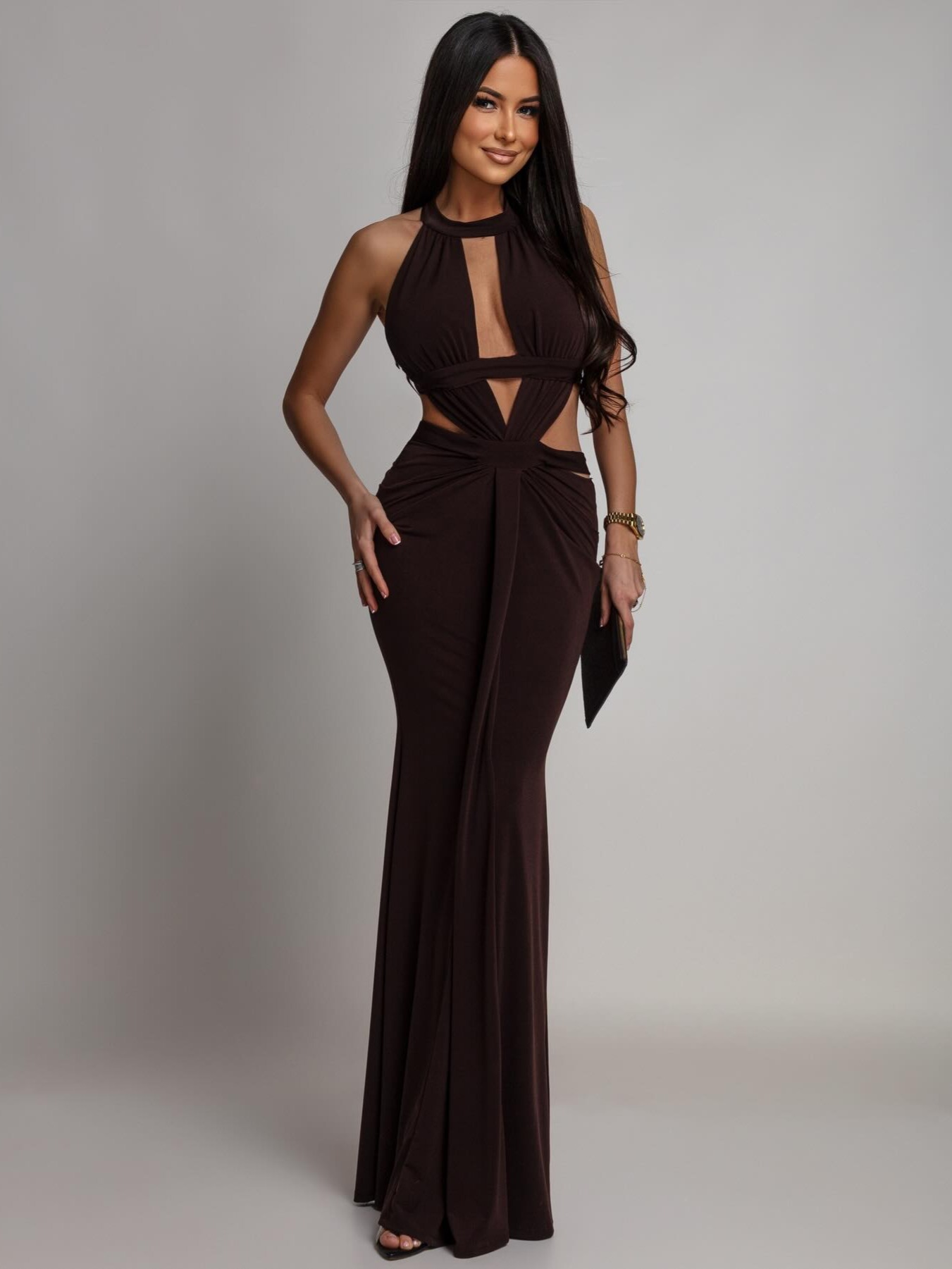 696681879_18120230395647857_6078025391463415052_n ELEGANCKA SUKIENKA MAXI Z WYCIĘCIAMI CARMEN CZEKOLADOWA - obrazek 1