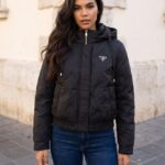 PRZEJŚCIOWA KRÓTKA KURTKA PIKOWANA ELENA CZARNA