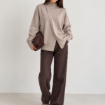 SWETER DAMSKI HARMONY Z OZDOBNYM ZAKŁADANYM PRZODEM TOUPE